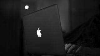 Qualcomm este dată în judecată de către Apple pe seama practicării unor costuri de licențiere incorecte