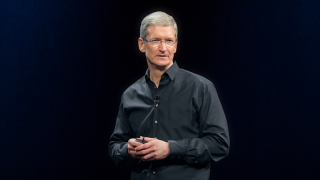 CEO-ul Apple, Tim Cook vinde 30.000 de acţiuni Apple, în valoare de 3.6 milioane de dolari