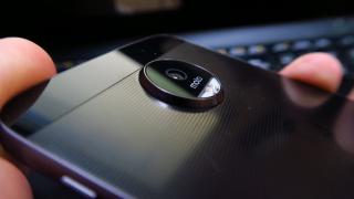 Motorola Moto Z: Design ultra-subţire, construcţie impecabilă