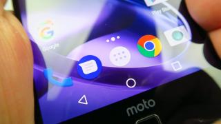 Motorola Moto Z: OS, UI, aplicaţii stock, curate şi rapid actualizate