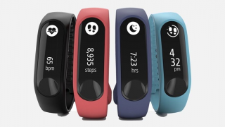 TomTom Touch Cardio este o nouă brățară fitness dotată cu senzor de puls; costă 112 dolari