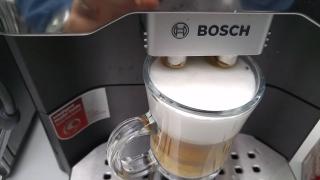 Turul Magazinelor #136: Mini boxă portabilă, jocul For Honor disponibil, un roboţel deştept şi espressor automat de top la preţ bun