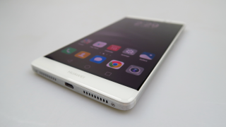 Huawei Mate 8 primește actualizarea la Android 7.0 Nougat în România; iată mai multe detalii!
