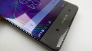 Sony Xperia XA: Baterie mixtă, cu utilizarea continuă mediocră