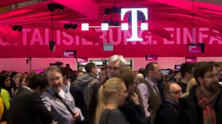 Telekom anunţă o reorganizarea a companiilor din grup, doreşte creşterea cotei de piaţă prin relansarea ofertei pe mobil, o strategie nouă