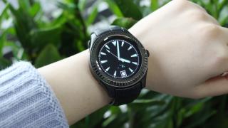 NO.1 D7 este un smartwatch Android ce oferă o durată de funcţionare în standby de peste 5 zile