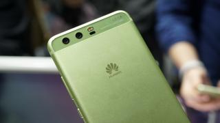 MWC 2017: Huawei P10 hands-on - primele impresii despre telefonul colorat în nuanţă organică Greenery (Video)