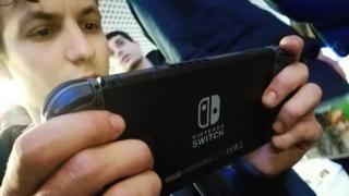 Primele impresii despre consola Nintendo Switch şi potenţialul său de a înlocui tablete sau telefoane (Video)