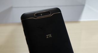 MWC 2017: ZTE Blade V8 hands on - terminal slim cu cameră duală și UI custom de la ZTE (Video)
