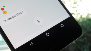 Google Assistant suportă acum citirea şi trimiterea de replici la mesaje text