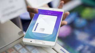 Samsung ar urma să folosească pentru plățile mobile o tehnică de securitate combinată, bazată pe scanarea irisului, a amprentei și a feței utilizatorului pe Galaxy S8
