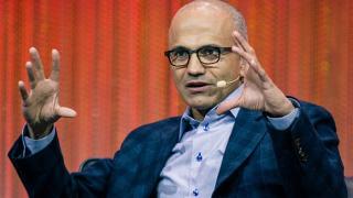 Microsoft ar putea lucra la noi telefoane, are prototipuri în laborator şi explorează şi zona de AI şi chiar alte OS-uri