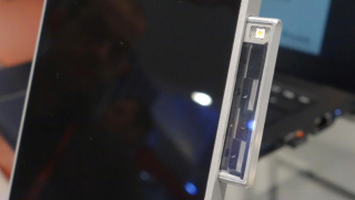  Inginerii germani reinventează camera de smartphone într-un nou concept, cu 4 senzori plasaţi lateral pe telefon