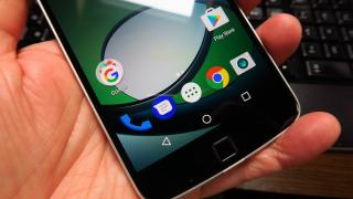 Motorola Moto Z Play: Display bine iluminat şi bunicel şi la contrast