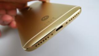 Motorola Moto M: Multimedia Dolby, cu über volum