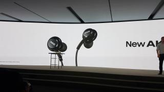 Căştile AKG ale lui Samsung Galaxy S8 îşi fac apariţia în imagini proaspete hands on