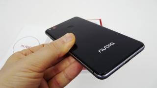 Nubia Z11 Mini Unboxing: telefon din metal şi sticlă scos din cutie, se dovedeşte compact (Video)