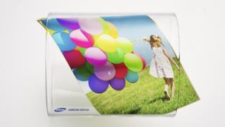 Samsung lucrează la un panou OLED fără polarizare, detaliat împreună cu alte prototipuri în spatele uşilor închise