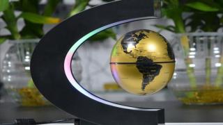 Turul Magazinelor #162: pilula de monitorizare a somnului, aparat de fitness cu computer şi un glob LED cu levitaţie