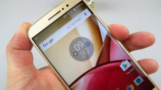 Motorola Moto M: Conectivitate cu viteze bune şi difuzor generos la convorbiri