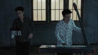 Samsung colaborează cu artistul premiat cu Grammy Jacob Collier pentru a recompune soneria "Over the Horizon" pentru Galaxy S8 (Video)