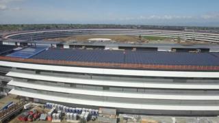 Cea mai nouă filmare din dronă a Campusului Apple e aici, clădirea e aproape finalizată (Video)