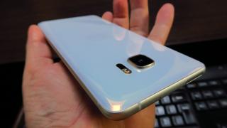 HTC U Ultra: Design masiv, mai masiv decât Mi MIX, dar cu siguranţă special