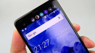 HTC U Ultra: Display mare şi nu foarte luminos, cel secundar dă senzaţia de experiment