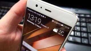 Huawei P10 Plus: Conectivitate Type-C, infraroşu, convorbiri clare
