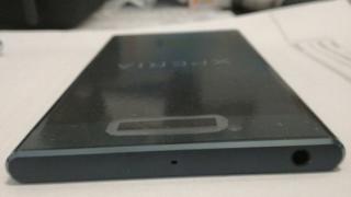 Sony Xperia XZ Premium e scos la amanet în România, în varianta prototip, apoi ajunge pe OLX