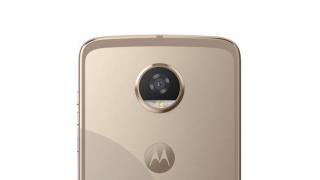 Moto Z2 Play apare într-o imagine cu iz oficial; data de 8 iunie ar putea fi asociată lansării oficiale
