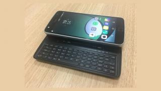 Cel mai nou modul pentru Motorola Moto Z e un prototip de tastatură full QWERTY atașabilă, finanţat prin crowdfunding
