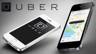 Scandal între Uber şi Apple: Tim Cook ar fi vrut să scoată aplicaţia din App Store pentru încălcarea reglementărilor sale