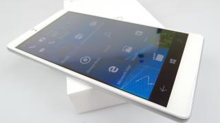 Cube WP10 Unboxing: scoatem din cutie un telefon/tabletă inedit cu diagonală de 6,98 inch și Windows 10 Mobile la bord
