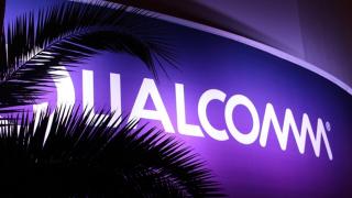 Apple opreşte plăţile licenţelor către Qualcomm, în vreme ce disputa în tribunale continuă