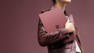 Microsoft Surface Laptop e anunţat oficial, drept primul notebook cu Windows 10 S; Costă 999 dolari şi e destinat elevilor şi studenţilor