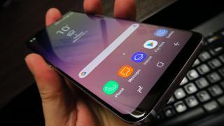 Turul Magazinelor #192: corpuri de iluminat pentru grădină, mănuşi cu LED-uri pentru Comic Con şi Galaxy S8 Dual SIM în România