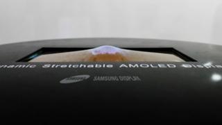 Samsung Display prezintă un panou de display flexibil, cu tehnologie OLED