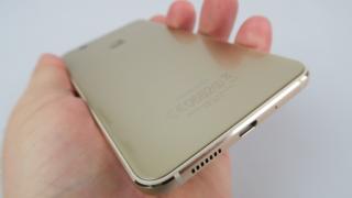 Huawei P10 Lite: Baterie cât să vezi un sezon întreg pe Netflix