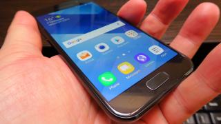Samsung Galaxy A5 (2017): Design de Galaxy S7 reîncarnat