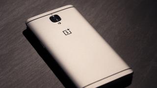 Un nou teaser pentru OnePlus 5 pare să indice faptul că e mai compact decât OnePlus 3T și că are ecran curbat