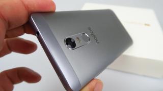 TP-Link Neffos X1 Unboxing: telefon compact metalic cu buton mute old school (Video)