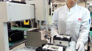 Huawei P11 apare în primele detalii: scanner de amprente integrat în ecran, muchii ultra înguste