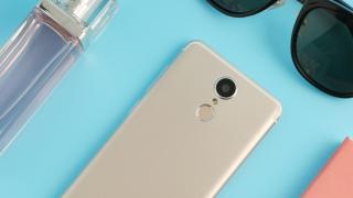 Leagoo M5 Edge este un telefon de buget ce pune accentul pe design; costă doar 79.99 dolari în oferta TomTop!