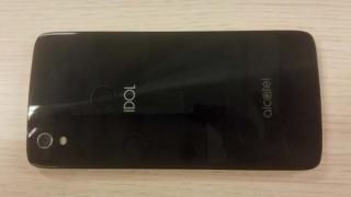 Alcatel Idol 5 este un nou smartphone de buget ce primește certificarea FCC; aduce un panou spate glossy și 2 sau 3 GB RAM
