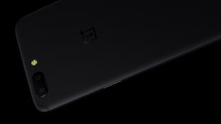 OnePlus 5 e un telefon mai familiar decât credeaţi; E fratele geamăn al lui Oppo R11 din multiple motive; Iată-le!