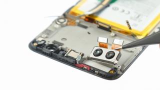 OnePlus 5 primeşte o disecţie, are o construcţie în 3 straturi şi componente modulare