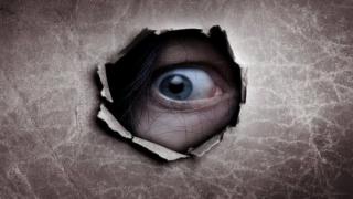 Turul Magazinelor #229: Turul camerelor de supraveghere şi camerelor spion ascunse în pix, ceas, mouse