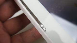 Acer Iconia One 10 (B3-A30): Multimedia stereo, cu volum bunicel