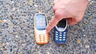 Drop test comparativ: Nokia 3310 versus Nokia 3310 (2017) - modelul cel nou se ţine foarte bine (Video)